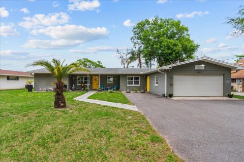 Casa en Kissimmee, Florida 3 dormitorios, 185.71 m2 № 2110760