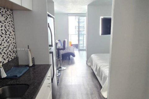 Condominio en venta en Sunny Isles Beach, Florida, 33.44 m2 № 1987723 - foto 2