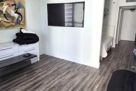 Condominio en venta en Sunny Isles Beach, Florida, 33.44 m2 № 1987723 - foto 8