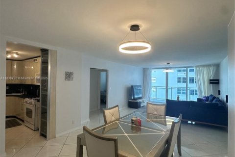 Copropriété à louer à Hallandale Beach, Floride: 2 chambres, 115.94 m2 № 1827468 - photo 5