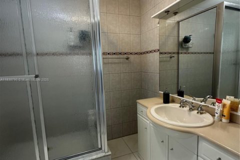 Copropriété à louer à Hallandale Beach, Floride: 2 chambres, 115.94 m2 № 1827468 - photo 12