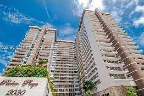 Copropriété à louer à Hallandale Beach, Floride: 2 chambres, 115.94 m2 № 1827468 - photo 2
