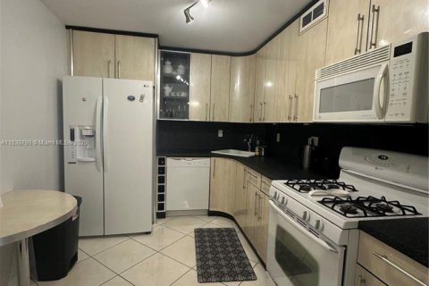 Copropriété à louer à Hallandale Beach, Floride: 2 chambres, 115.94 m2 № 1827468 - photo 6