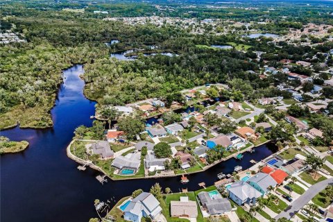 House in New Port Richey, Florida 3 bedrooms, 124.4 sq.m. № 1817332 - photo 2