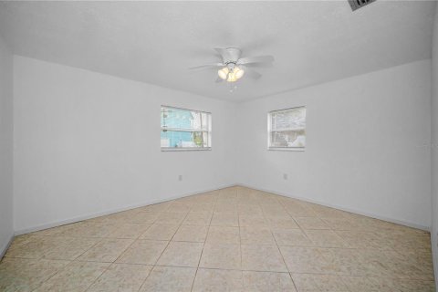 House in New Port Richey, Florida 3 bedrooms, 124.4 sq.m. № 1817332 - photo 21