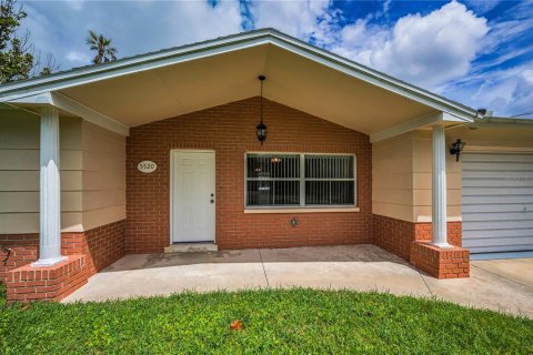 House in New Port Richey, Florida 3 bedrooms, 124.4 sq.m. № 1817332 - photo 30