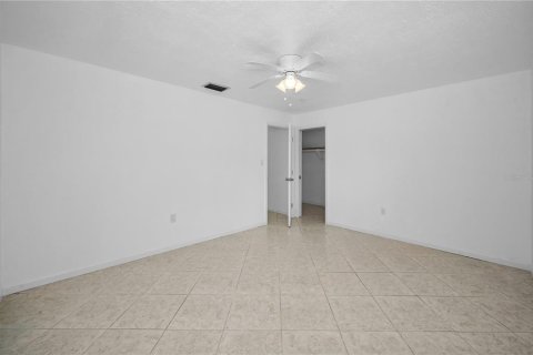 House in New Port Richey, Florida 3 bedrooms, 124.4 sq.m. № 1817332 - photo 22