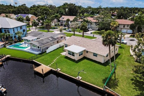 House in New Port Richey, Florida 3 bedrooms, 124.4 sq.m. № 1817332 - photo 7