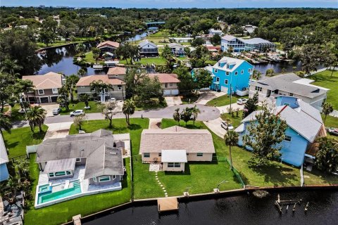 House in New Port Richey, Florida 3 bedrooms, 124.4 sq.m. № 1817332 - photo 8
