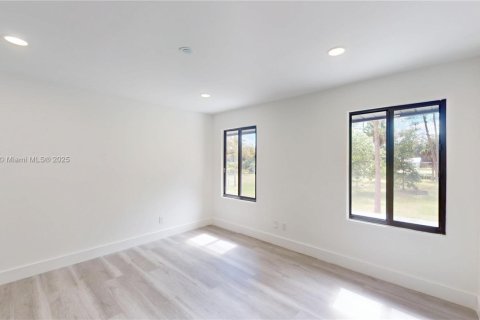 House in Loxahatchee Groves, Florida 5 bedrooms, 289.95 sq.m. № 1955183 - photo 27