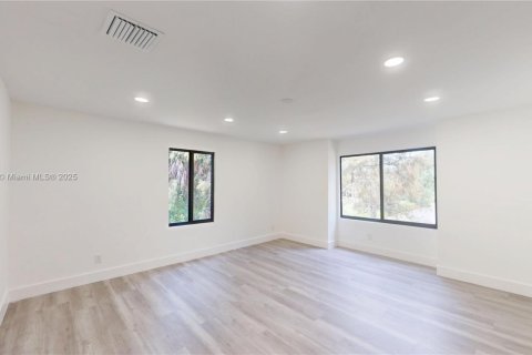 House in Loxahatchee Groves, Florida 5 bedrooms, 289.95 sq.m. № 1955183 - photo 26