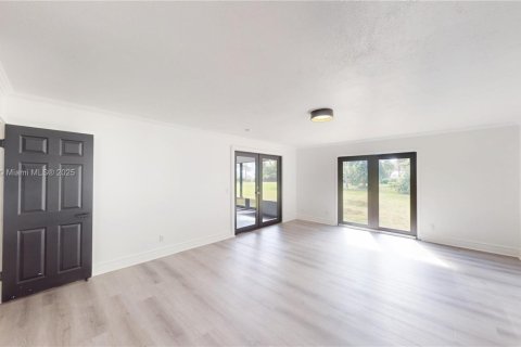 House in Loxahatchee Groves, Florida 5 bedrooms, 289.95 sq.m. № 1955183 - photo 17