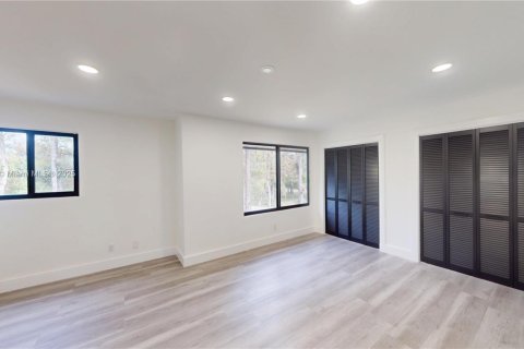 House in Loxahatchee Groves, Florida 5 bedrooms, 289.95 sq.m. № 1955183 - photo 21