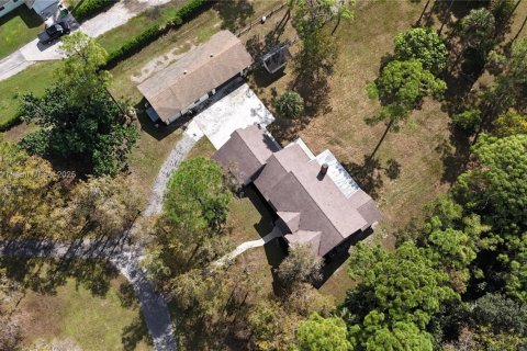 House in Loxahatchee Groves, Florida 5 bedrooms, 289.95 sq.m. № 1955183 - photo 4