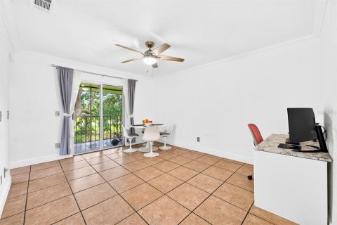 Condo in Orlando, Florida, 2 bedrooms № 2225147 - photo 4