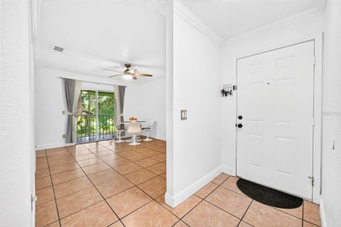 Condo in Orlando, Florida, 2 bedrooms № 2225147 - photo 3