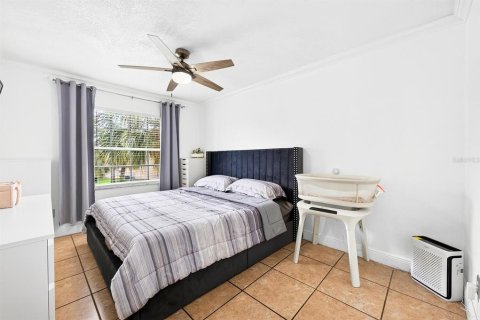 Condo in Orlando, Florida, 2 bedrooms № 2225147 - photo 12