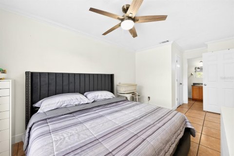 Condo in Orlando, Florida, 2 bedrooms № 2225147 - photo 13
