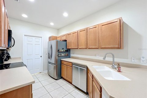 Townhouse in Sarasota, Florida 3 bedrooms, 154.31 sq.m. № 1570248 - photo 25