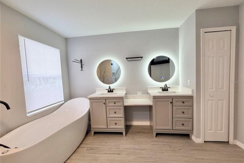 Villa ou maison à vendre à Apopka, Floride: 5 chambres, 328.13 m2 № 2416421 - photo 24