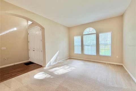 Villa ou maison à vendre à Apopka, Floride: 5 chambres, 328.13 m2 № 2416421 - photo 5