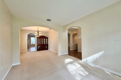 Villa ou maison à vendre à Apopka, Floride: 5 chambres, 328.13 m2 № 2416421 - photo 6