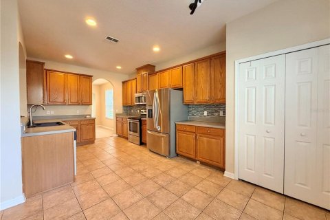 Villa ou maison à vendre à Apopka, Floride: 5 chambres, 328.13 m2 № 2416421 - photo 12