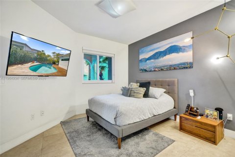Casa en venta en Miami, Florida, 4 dormitorios № 2029575 - foto 16