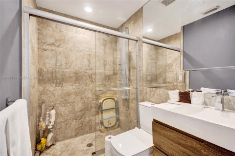 Casa en venta en Miami, Florida, 4 dormitorios № 2029575 - foto 30