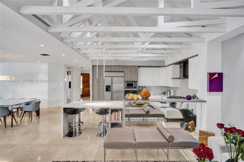 Casa en venta en Miami, Florida, 4 dormitorios № 2029575 - foto 6