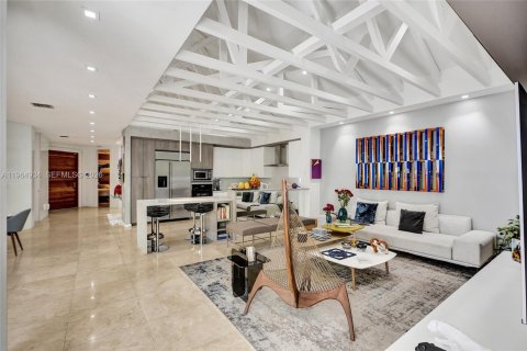 Casa en Miami, Florida 4 dormitorios № 2029575