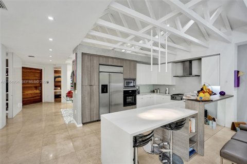 Casa en venta en Miami, Florida, 4 dormitorios № 2029575 - foto 8