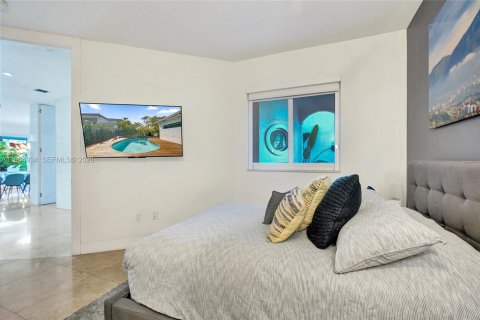 Casa en venta en Miami, Florida, 4 dormitorios № 2029575 - foto 17