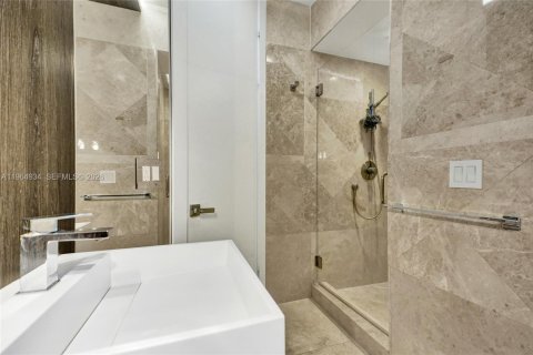 Casa en venta en Miami, Florida, 4 dormitorios № 2029575 - foto 22