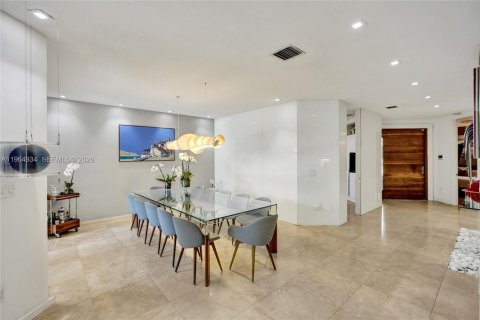 Casa en venta en Miami, Florida, 4 dormitorios № 2029575 - foto 7