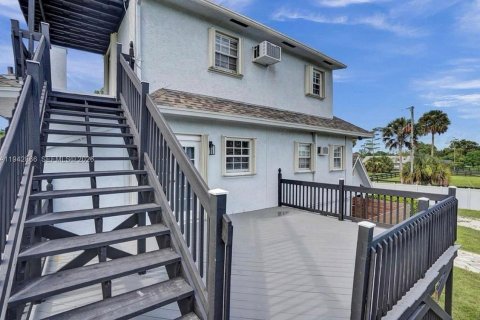 Casa en venta en Wellington, Florida, 5 dormitorios, 316.43 m2 № 2000986 - foto 5