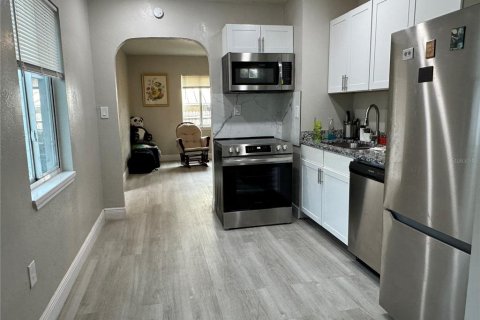 Casa en alquiler en Saint Petersburg, Florida, 2 dormitorios, 74.32 m2 № 2099336 - foto 3