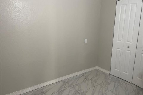 Casa en alquiler en Saint Petersburg, Florida, 2 dormitorios, 74.32 m2 № 2099336 - foto 13