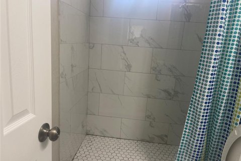 Casa en alquiler en Saint Petersburg, Florida, 2 dormitorios, 74.32 m2 № 2099336 - foto 8