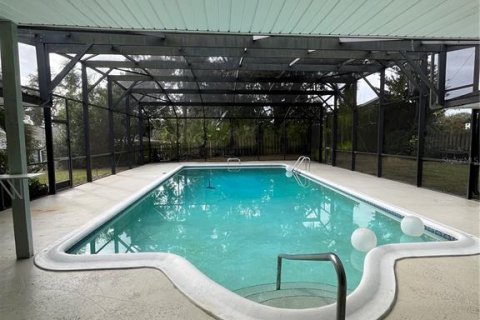 House in Mount Dora, Florida 3 bedrooms, 220.27 sq.m. № 2234304 - photo 2