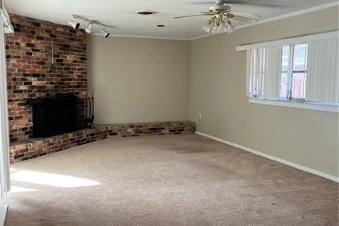 House in Mount Dora, Florida 3 bedrooms, 220.27 sq.m. № 2234304 - photo 4