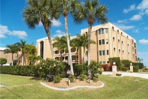 Condo in Punta Gorda, Florida, 2 bedrooms  № 1006237 - photo 1