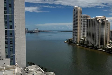 Copropriété à louer à Miami, Floride: 2 chambres, 93.46 m2 № 1893390 - photo 2