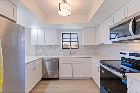 Copropriété à vendre à Clearwater, Floride: 2 chambres, 95.69 m2 № 1844594 - photo 3