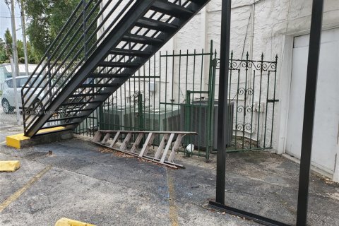 Immobilier commercial à louer à Dania Beach, Floride № 1097855 - photo 1