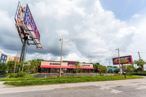 Immobilier commercial à vendre à Kissimmee, Floride № 1944553 - photo 9