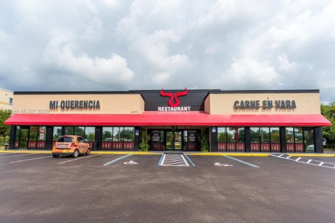 Immobilier commercial à Kissimmee, Floride № 1944553