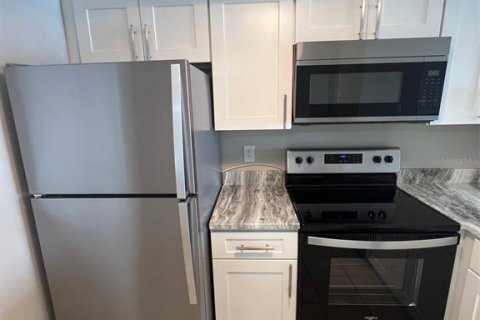 Condo in Punta Gorda, Florida, 2 bedrooms  № 1900871 - photo 9