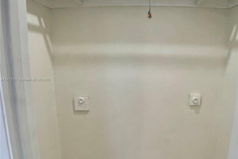 Villa ou maison à vendre à Margate, Floride: 2 chambres, 98.57 m2 № 1809763 - photo 12
