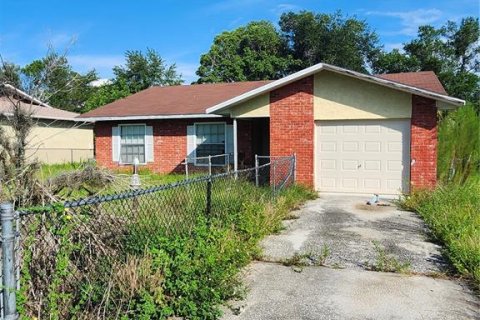 House in Ocala, Florida 3 bedrooms, 113.71 sq.m. № 1844950 - photo 1